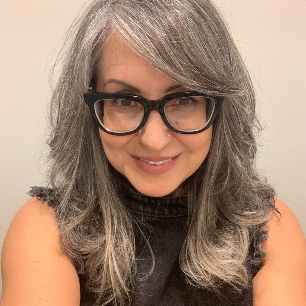 Meet your Posher, Dina